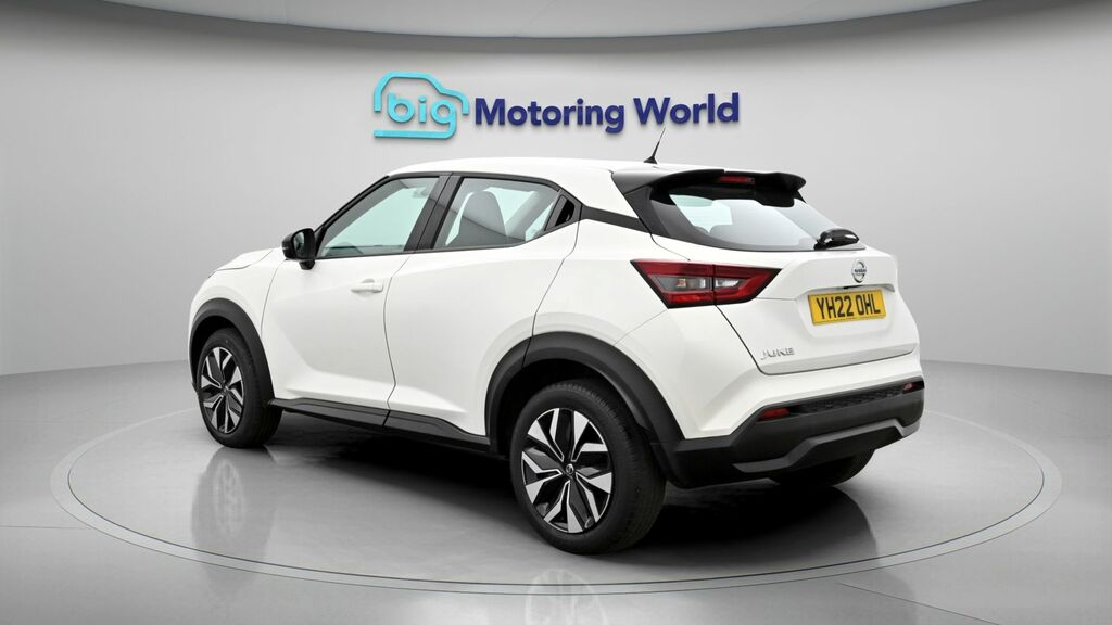 Nissan Juke Acenta White #5