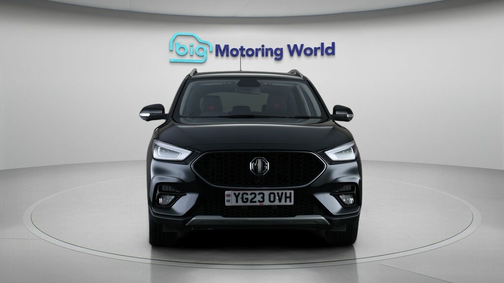 MG ZS Exclusive Black #2