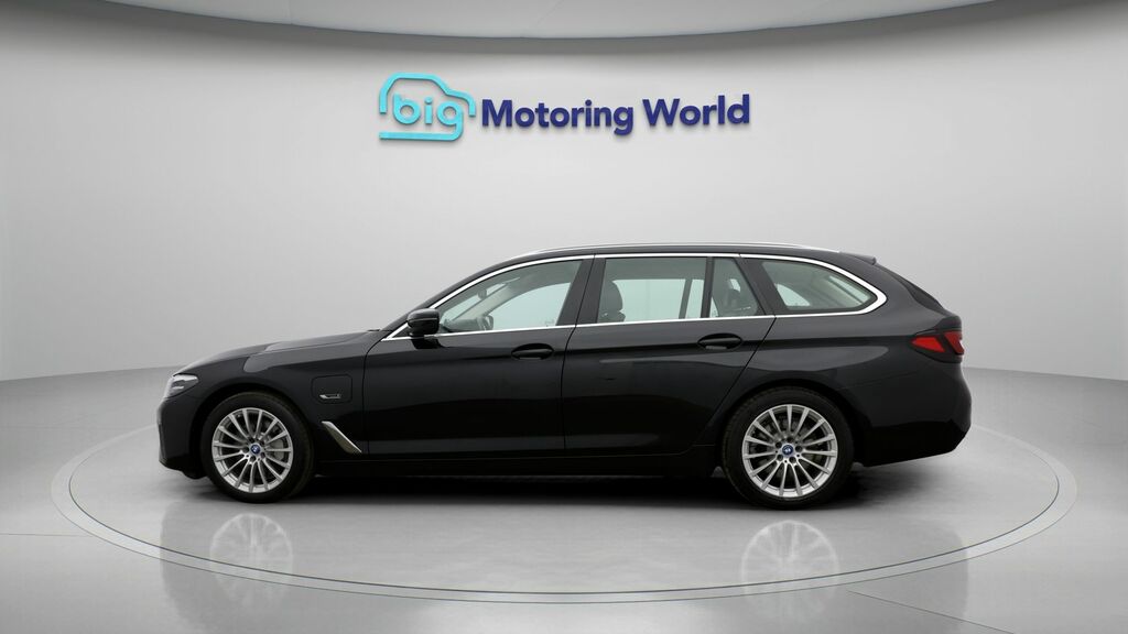 BMW 5 Series Se Black #4