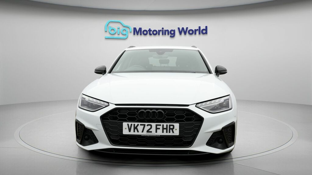 Audi A4 Avant Black Edition VK72FHR White #2