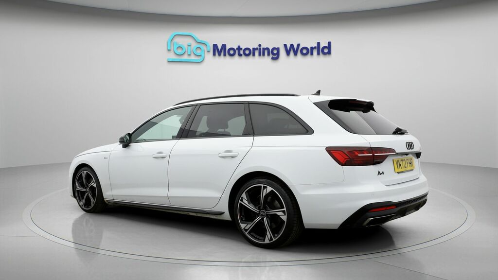 Audi A4 Avant Black Edition VK72FHR White #5