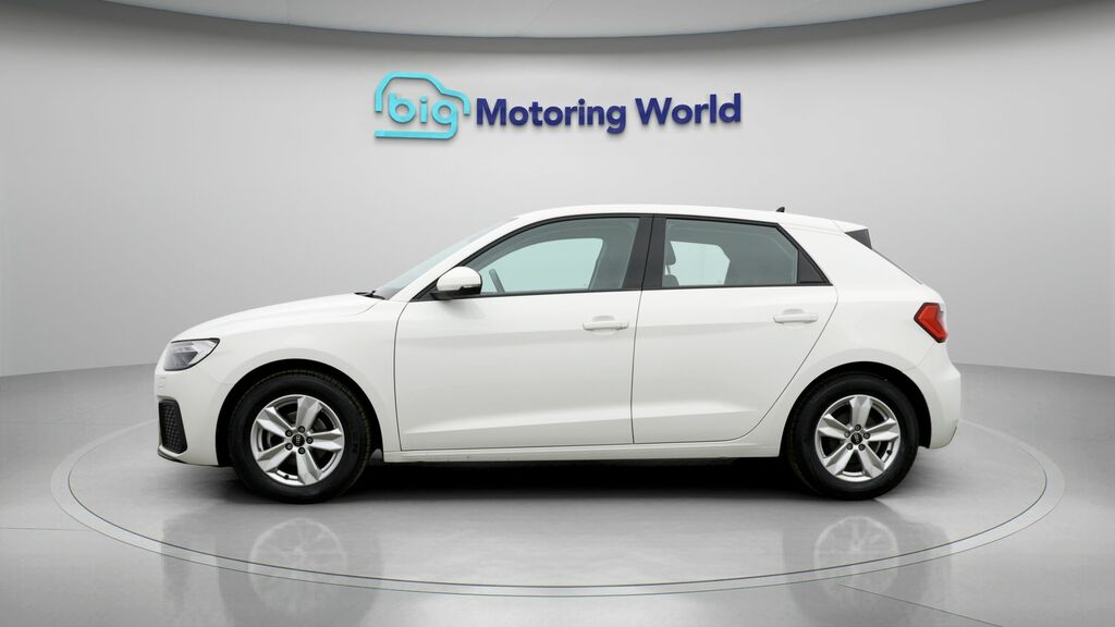 Audi A1 Technik DE22WCU White #4