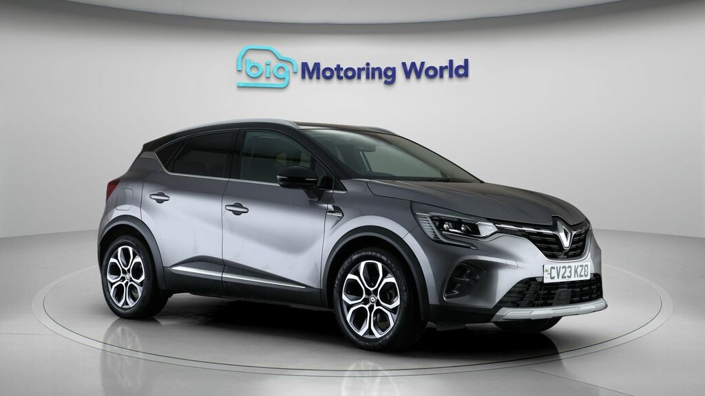 Renault Captur Techno Grey