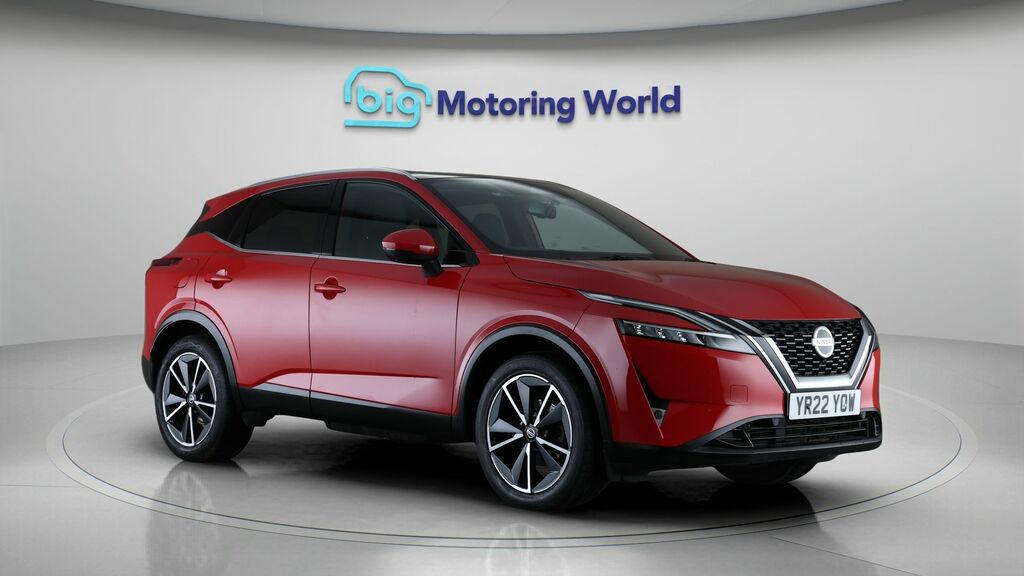 Nissan Qashqai Tekna Red