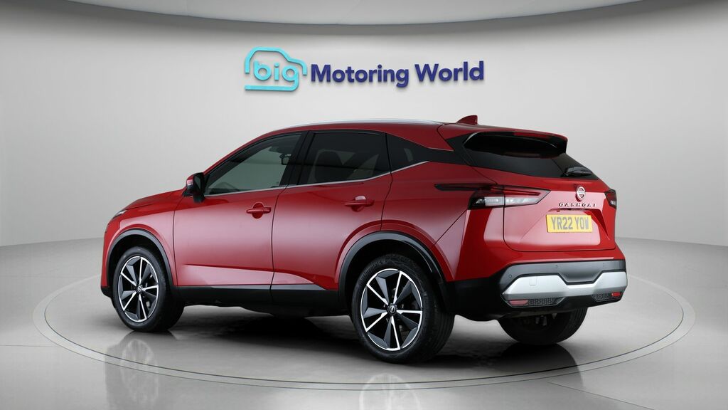Nissan Qashqai Tekna Red #5