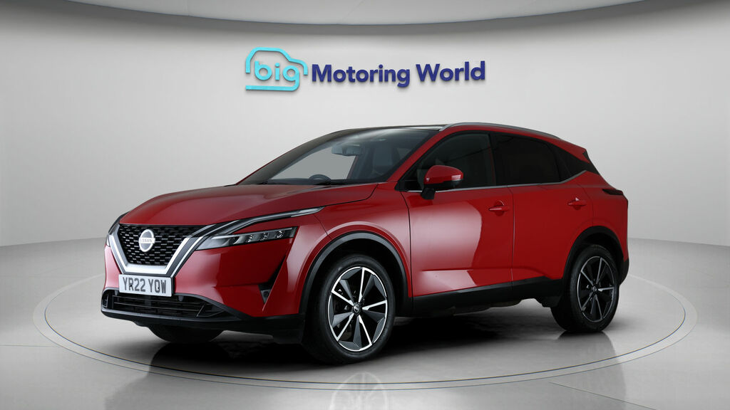Nissan Qashqai Tekna Red #3
