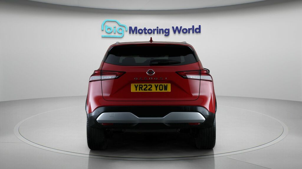 Nissan Qashqai Tekna Red #6