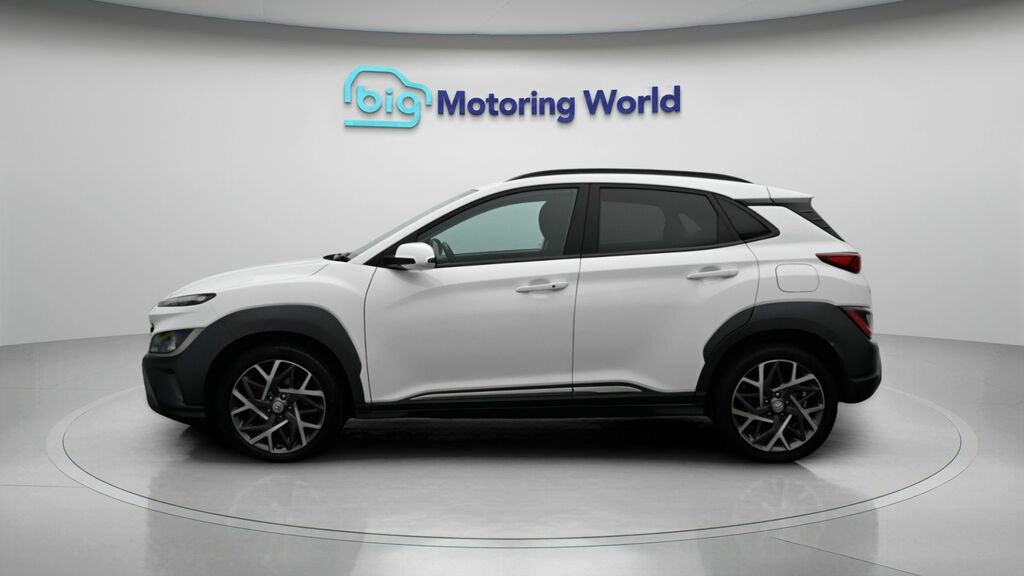 Hyundai Kona Premium OV23FNG White #4
