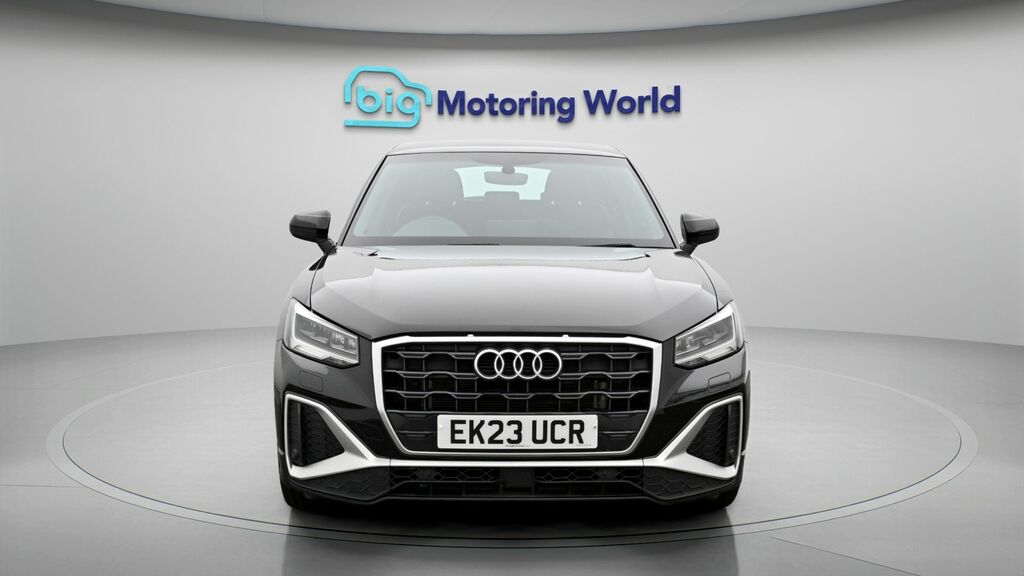 Audi Q2 S Line EK23UCR Black #2