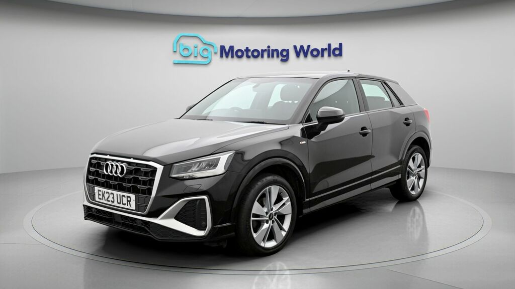 Audi Q2 S Line EK23UCR Black #3