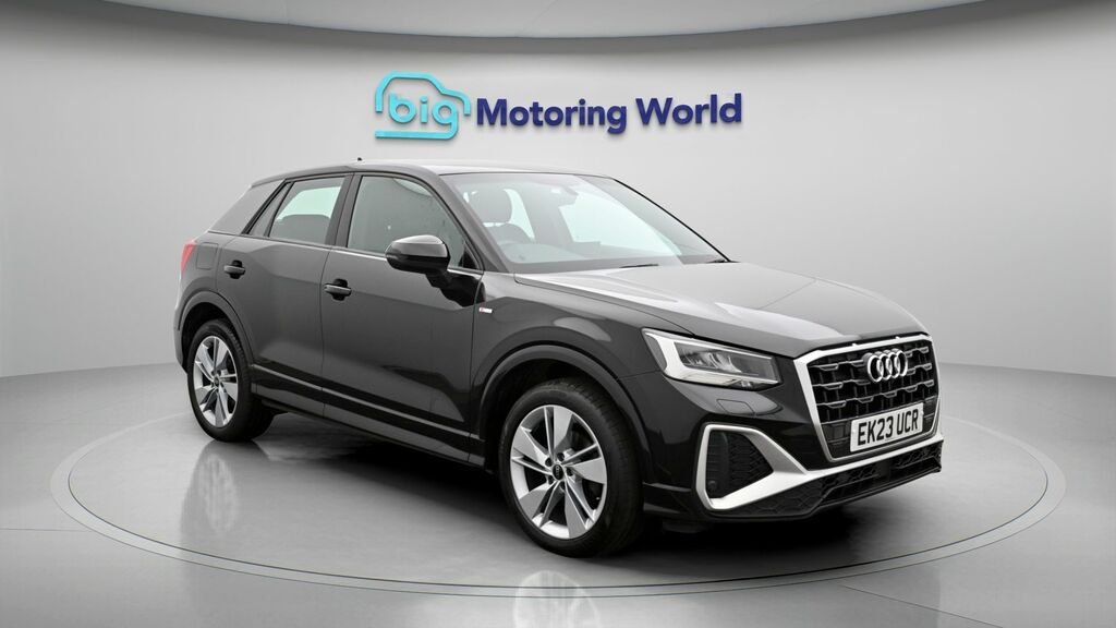 Audi Q2 S Line Black