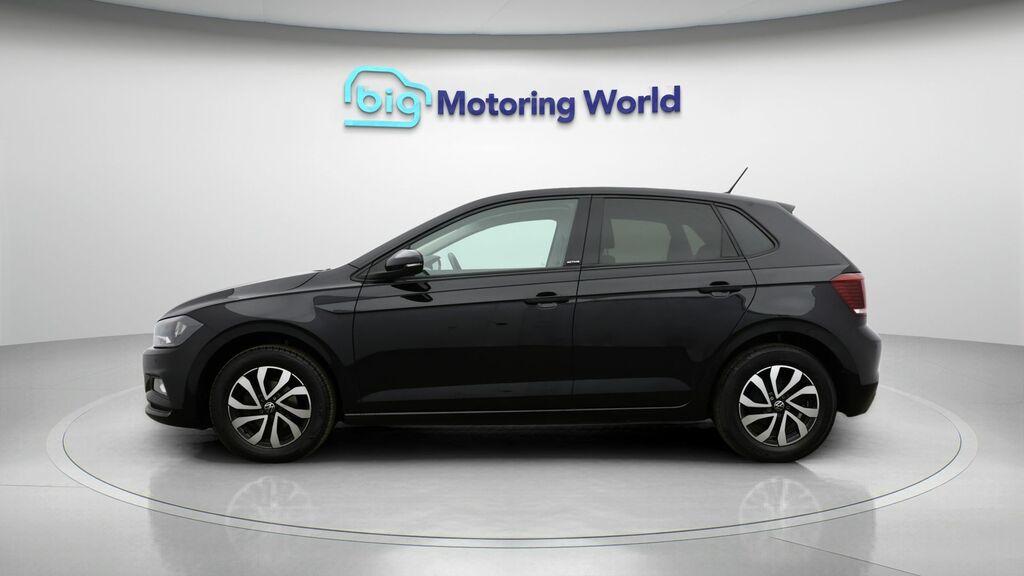 Volkswagen Polo Active Black #4
