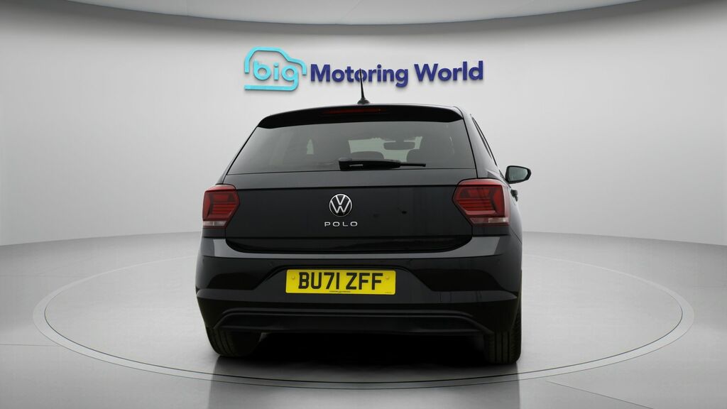 Volkswagen Polo Active Black #6