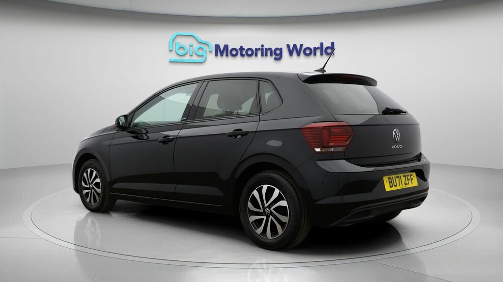 Volkswagen Polo Active Black #5