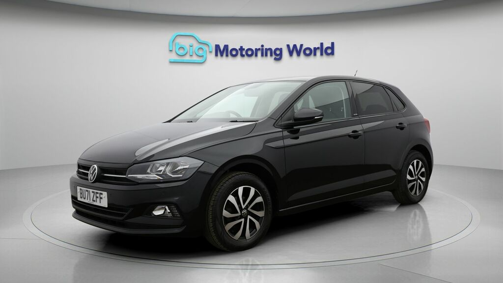 Volkswagen Polo Active Black #3