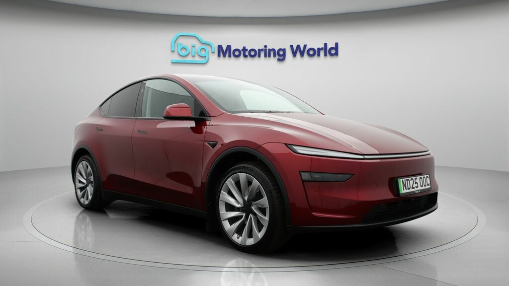 Tesla Model Y Long Range Red