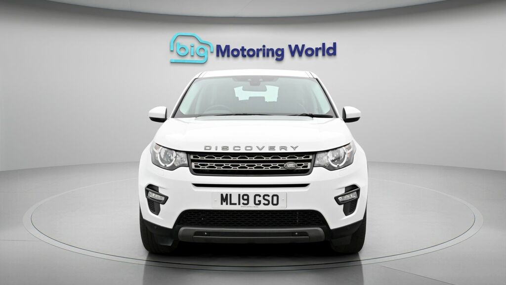 Land Rover Discovery Sport Se Tech ML19GSO White #2