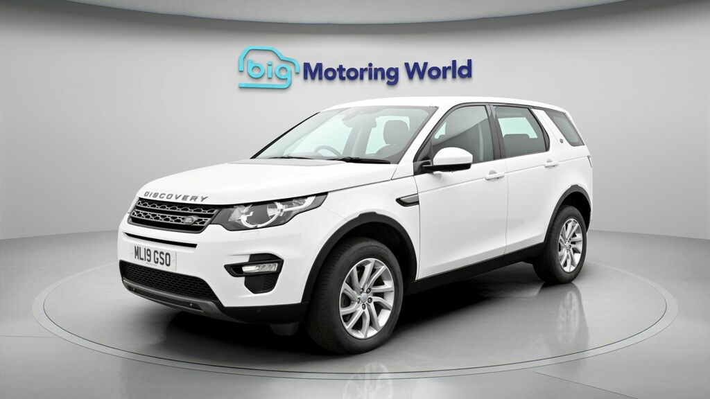 Land Rover Discovery Sport Se Tech ML19GSO White #3