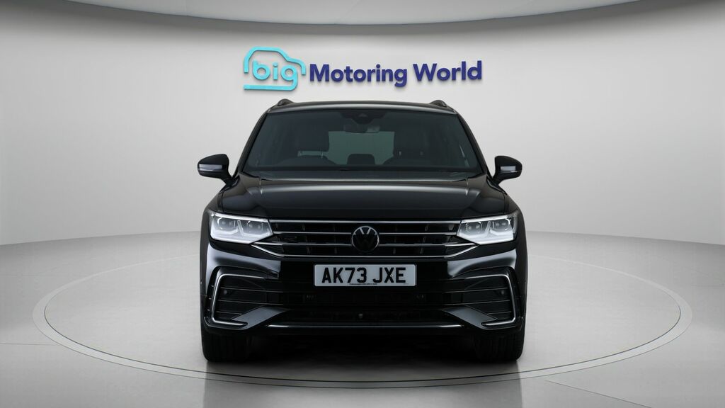 Volkswagen Tiguan R-line AK73JXE Black #2