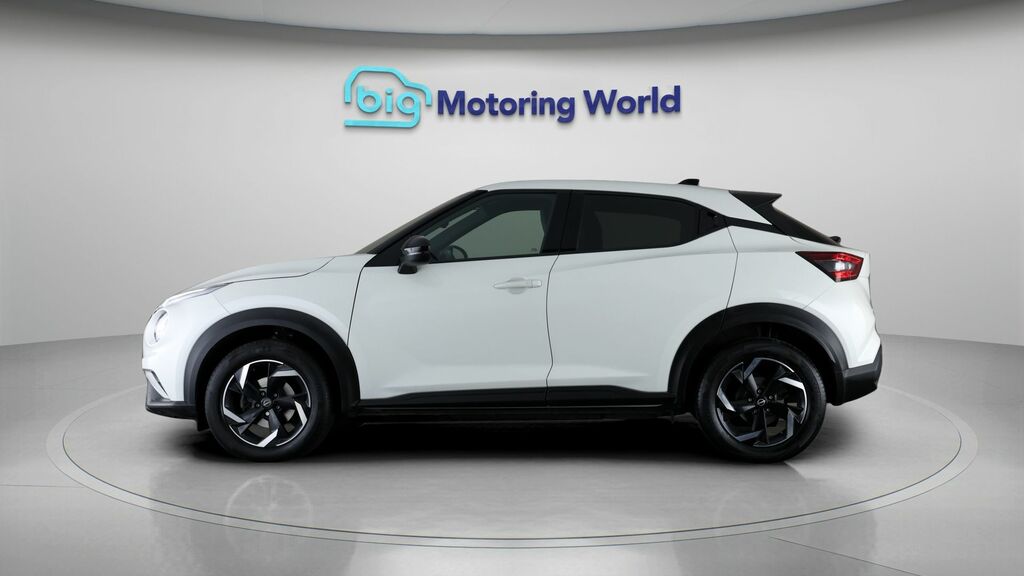 Nissan Juke N-connecta NU23MHJ White #4