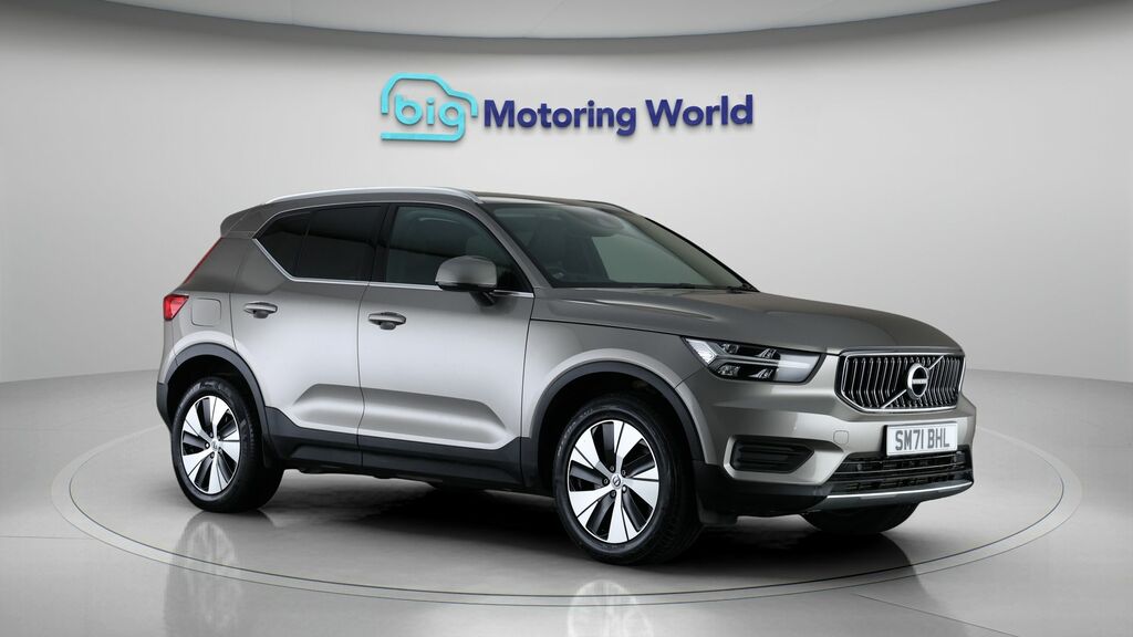 Volvo XC40 Core Grey