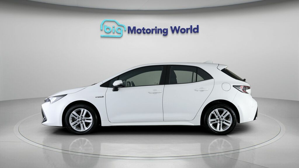 Toyota Corolla Icon Tech SJ70WNY White #4