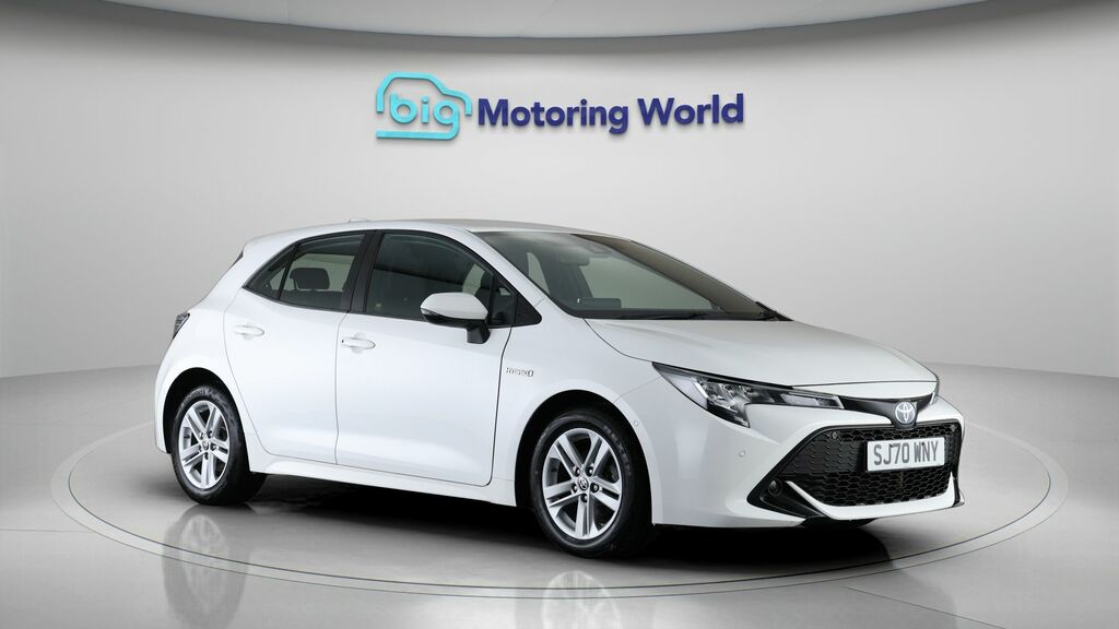 Toyota Corolla Icon Tech White