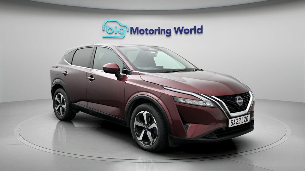 Nissan Qashqai N-connecta Red