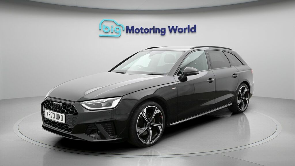 Audi A4 Avant Black Edition Black #3