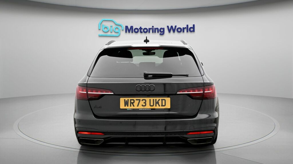 Audi A4 Avant Black Edition Black #6