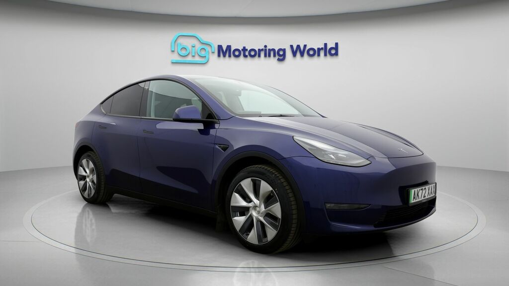 Tesla Model Y Long Range Blue