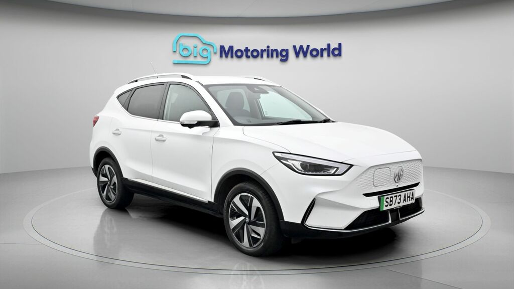 MG ZS Trophy Connect Long Range White