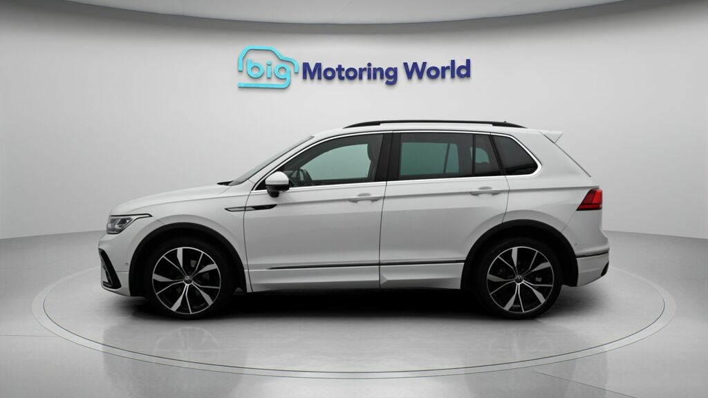 Volkswagen Tiguan R-line VE21AZN White #4