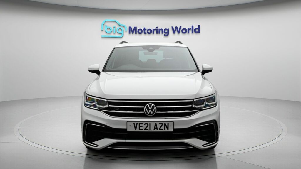 Volkswagen Tiguan R-line VE21AZN White #2
