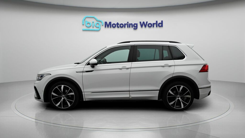 Volkswagen Tiguan R-line SH72PKN White #4
