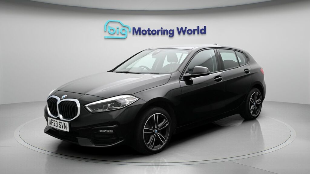 BMW 1 Series Sport Black #3