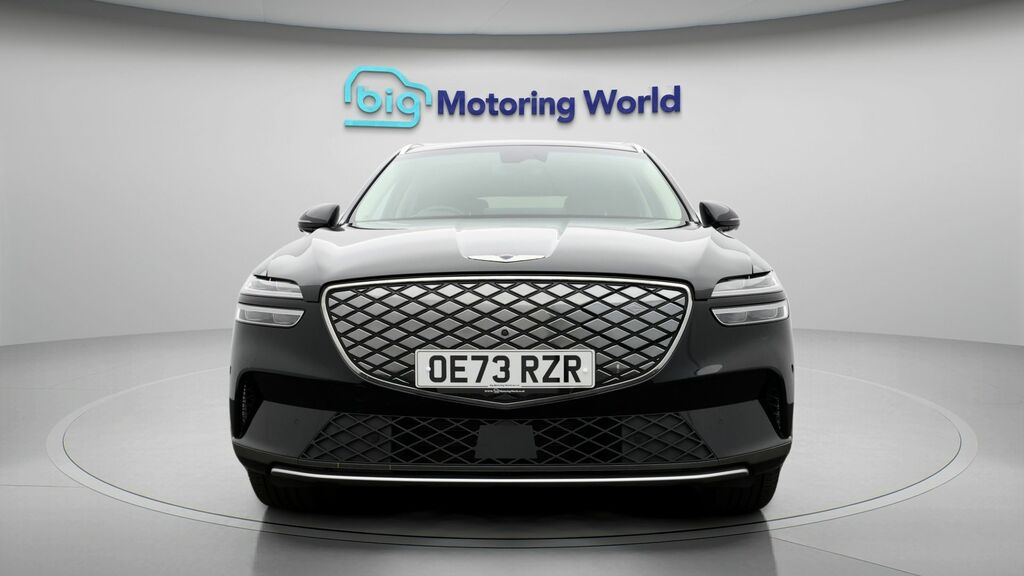 Genesis GV70 Sport Black #2