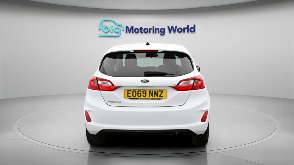 Ford Fiesta Trend White #6