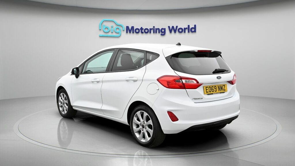 Ford Fiesta Trend White #5