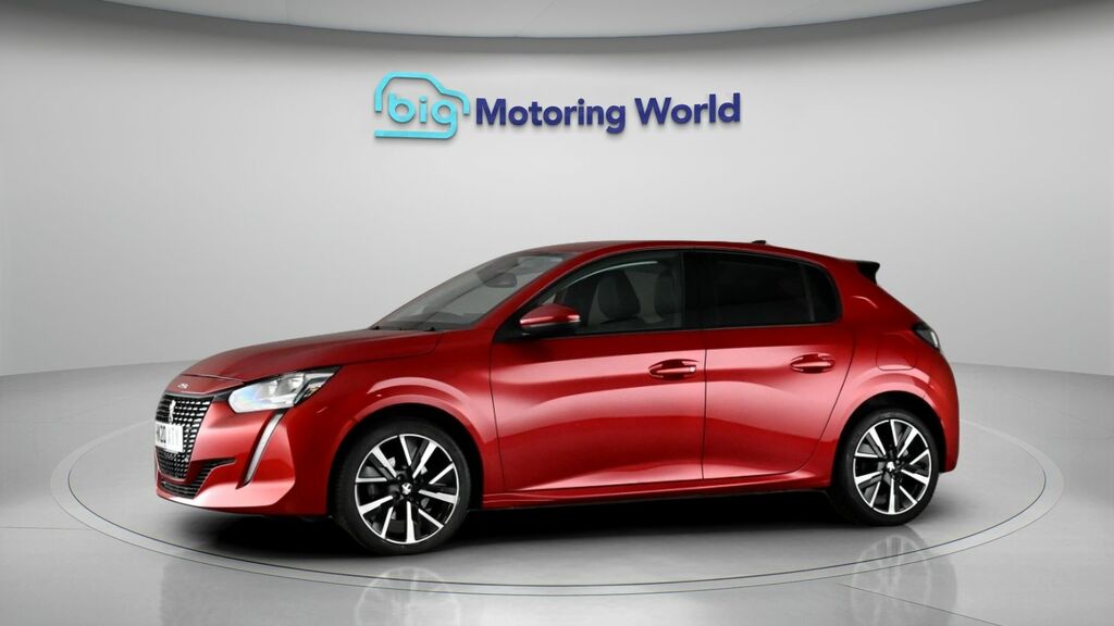 Peugeot 208 Allure Red #4