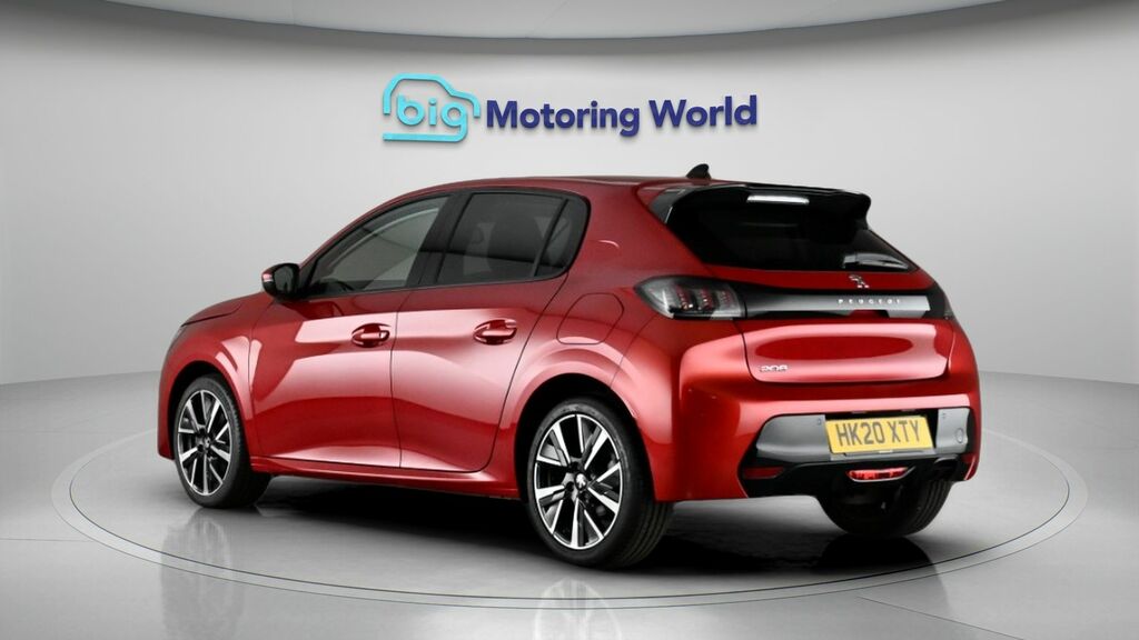 Peugeot 208 Allure Red #5