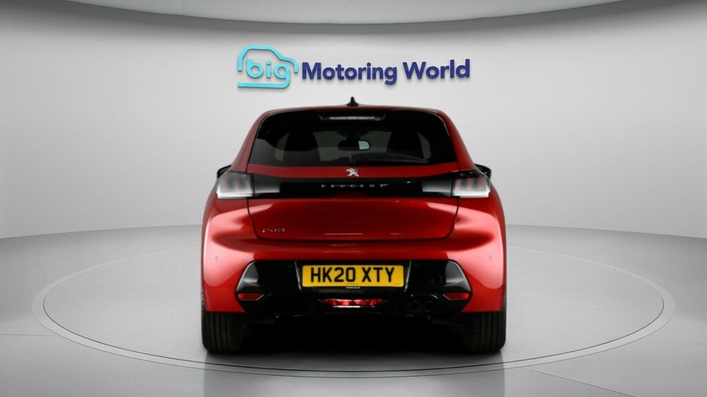Peugeot 208 Allure Red #6