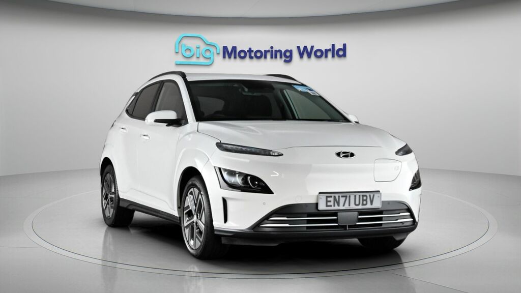 Hyundai Kona Premium White #2