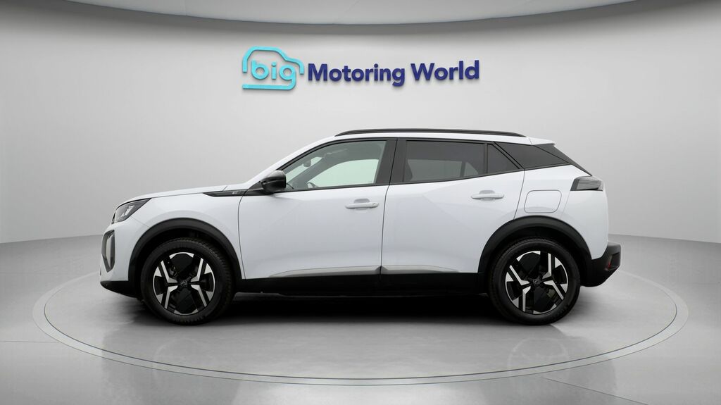 Peugeot e-2008 Allure White #3