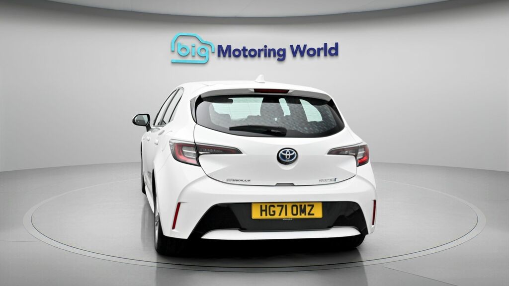 Toyota Corolla Icon White #6