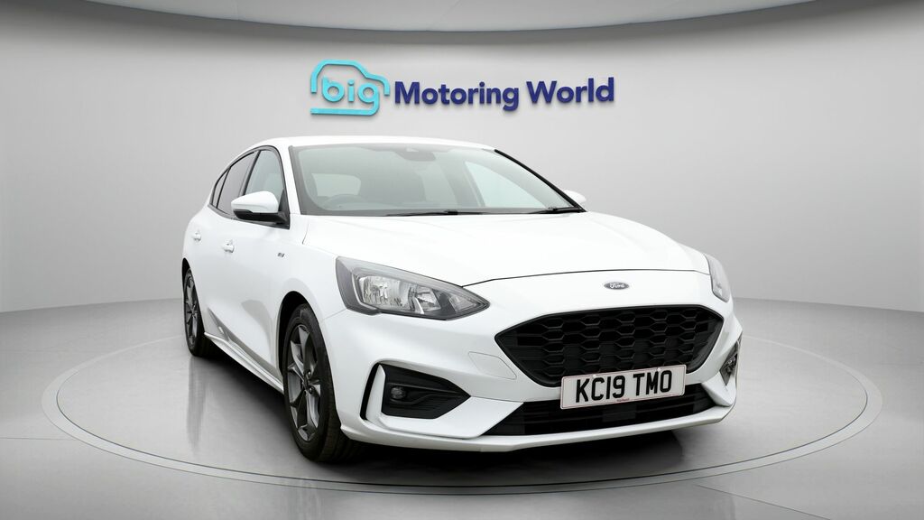 Ford Focus St-line White