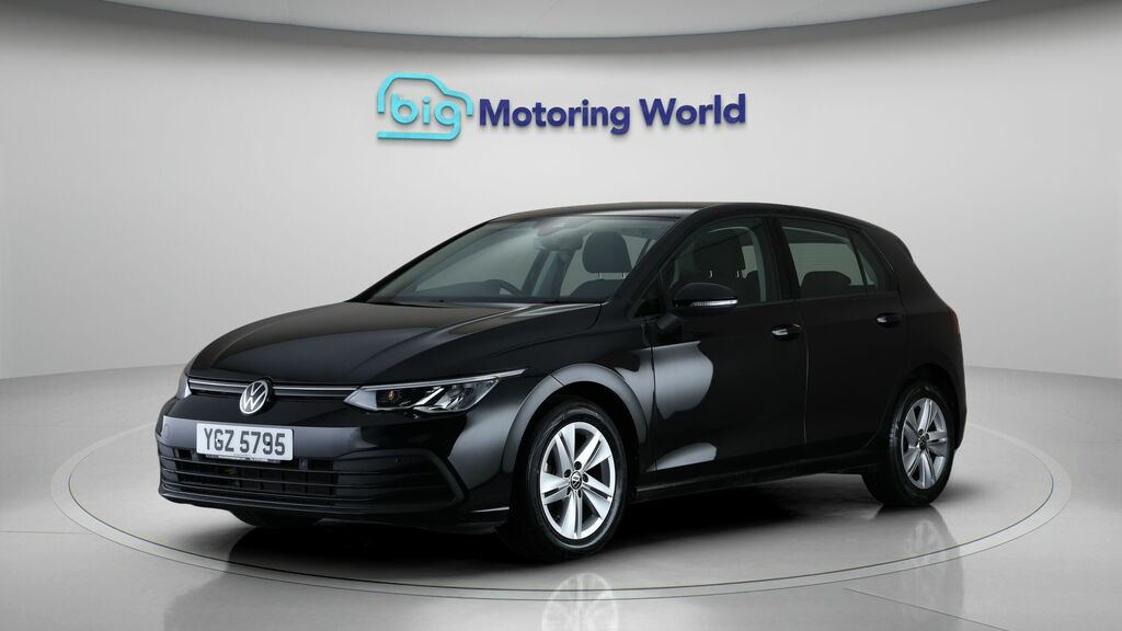 Volkswagen Golf Life Black #3