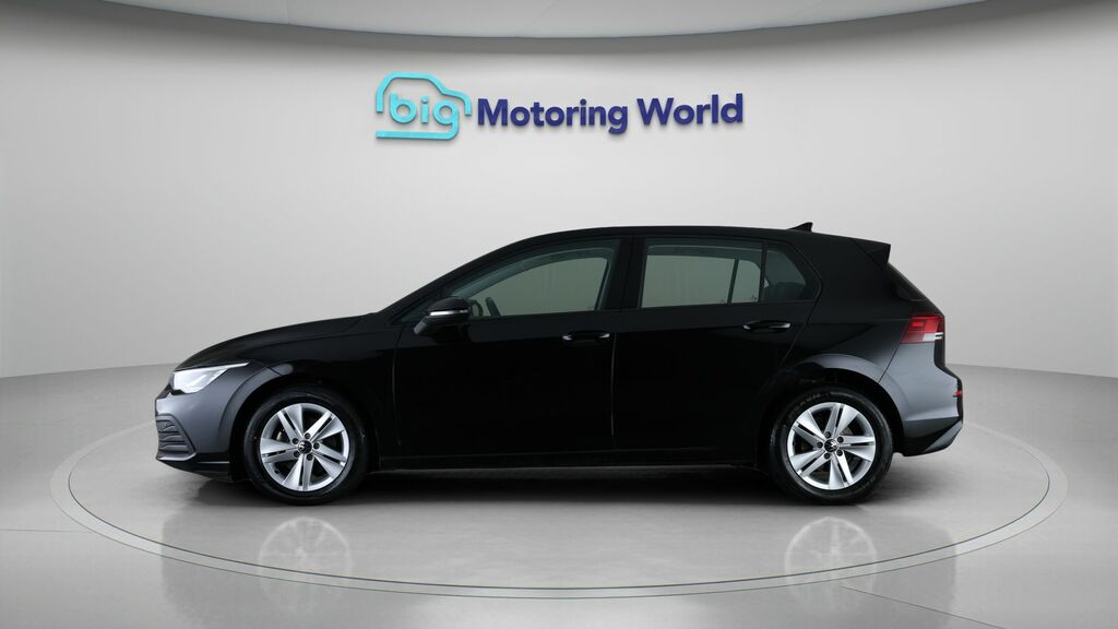Volkswagen Golf Life Black #4