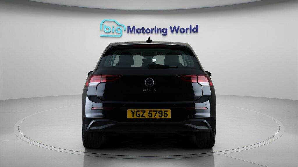 Volkswagen Golf Life Black #6
