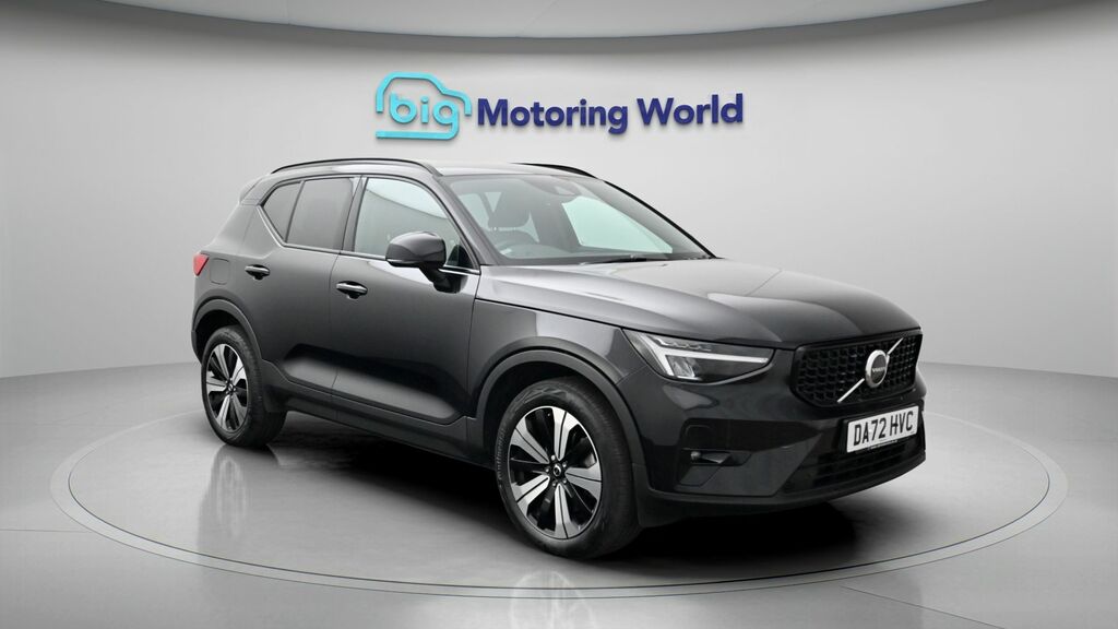 Volvo XC40 Plus Black
